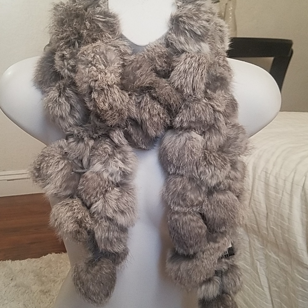 NWOT Adrienne Landau 100% rabbit scarf
